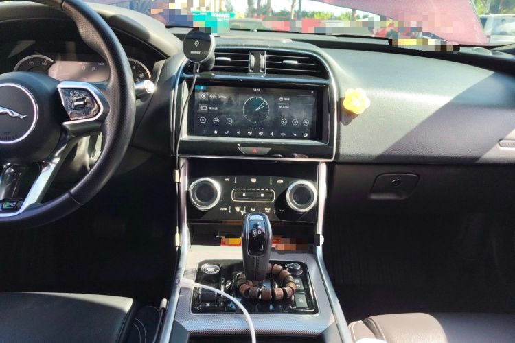 Used Jaguar XEL 2020 2.0T 200PS R-DYNAMIC Youth Sports Edition Audio And AC Panel