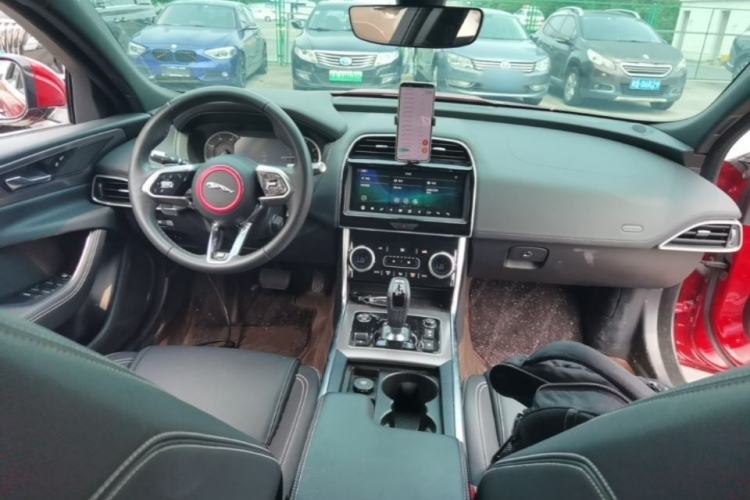 Used Jaguar XEL 2020 2.0T 200 PS R-DYNAMIC S Advanced Sport Edition Center Console