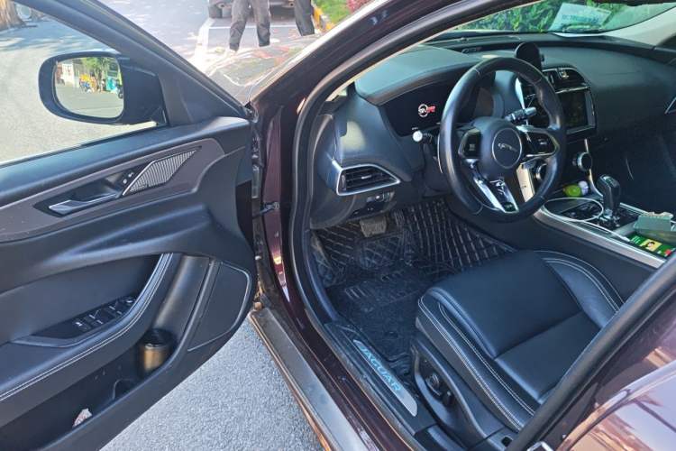 Used Jaguar XEL 2020 2.0T 200 PS R-DYNAMIC S Advanced Sport Edition Driver Seat