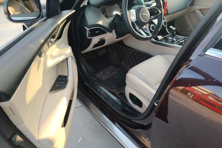 Used Jaguar XEL 2020 2.0T 200 PS S Advanced Elegance Edition Driver Seat
