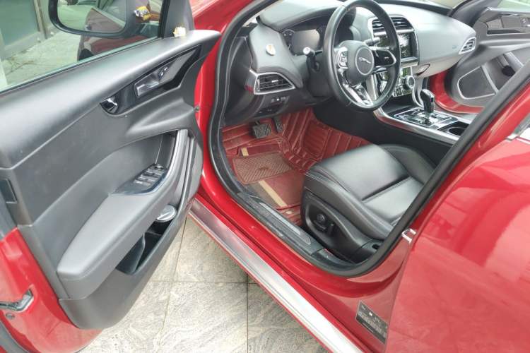 Used Jaguar XEL 2020 2.0T 200 PS S Advanced Elegance Edition Driver Seat