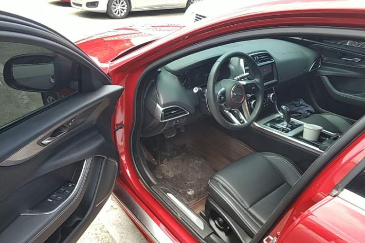 Used Jaguar XEL 2020 2.0T 200 PS R-DYNAMIC S Advanced Sport Edition Driver Seat