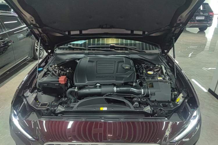 Used Jaguar XEL 2020 2.0T 200 PS S Advanced Elegance Edition Engine Bay