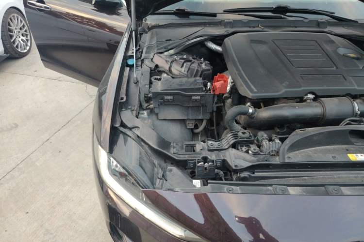 Used Jaguar XEL 2020 2.0T 200 PS S Advanced Elegance Edition Engine Bay Right