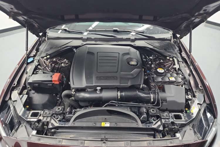 Used Jaguar XEL 2020 2.0T 200 PS R-DYNAMIC S Advanced Sport Edition Engine Bay