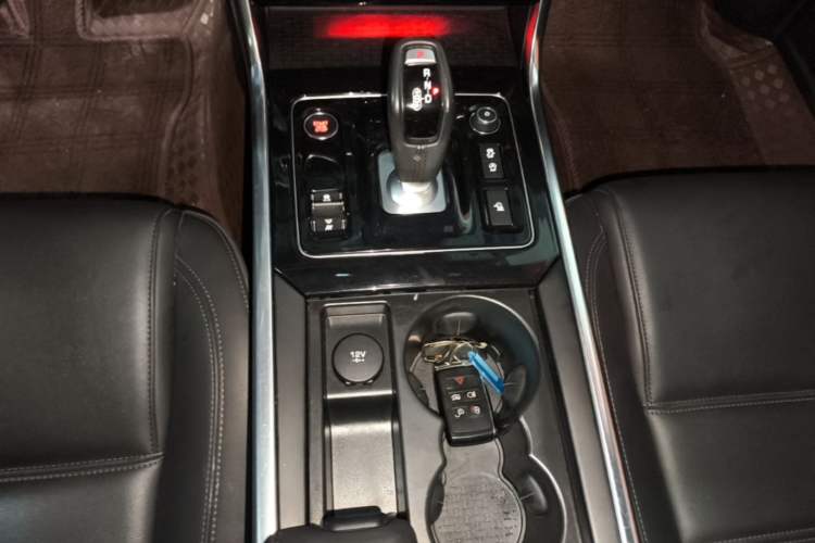 Used Jaguar XEL 2020 2.0T 200 PS S Advanced Elegance Edition Gear Lever