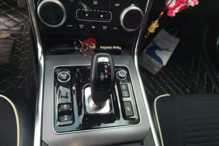 Used Jaguar XEL 2020 2.0T 200PS R-DYNAMIC Youth Sports Edition Gear Lever
