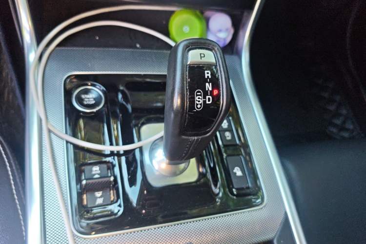 Used Jaguar XEL 2020 2.0T 200 PS R-DYNAMIC S Advanced Sport Edition Gear Lever