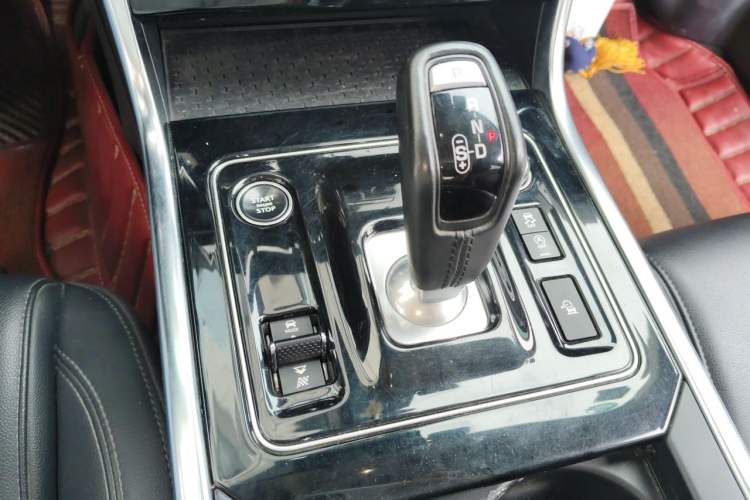Used Jaguar XEL 2020 2.0T 200 PS S Advanced Elegance Edition Gear Lever
