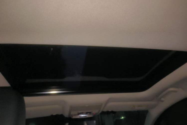 Used Jaguar XEL 2020 2.0T 200 PS S Advanced Elegance Edition Headliner