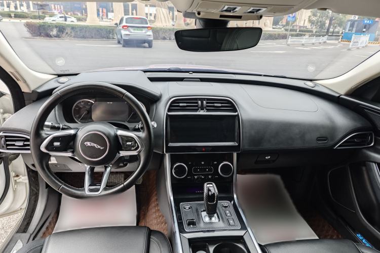 Used Jaguar XEL 2020 2.0T 200 PS S Advanced Elegance Edition Interior 1