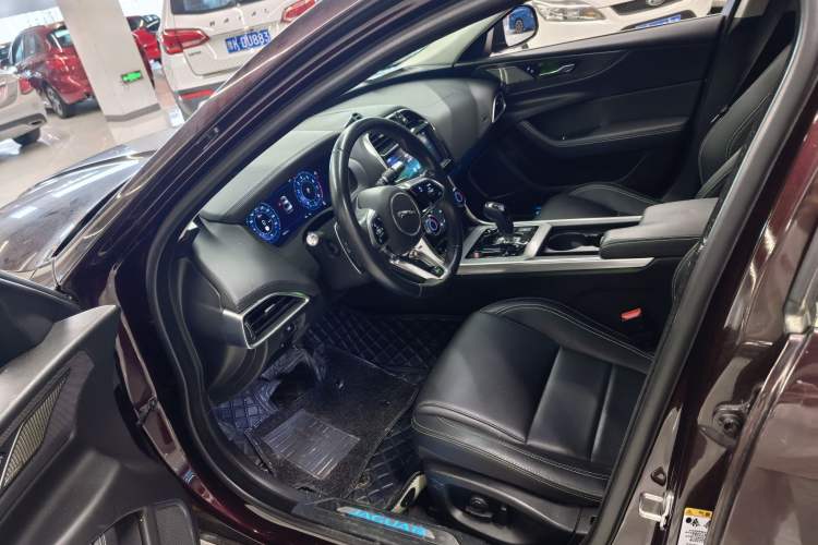 Used Jaguar XEL 2020 2.0T 200 PS R-DYNAMIC S Advanced Sport Edition Interior 1