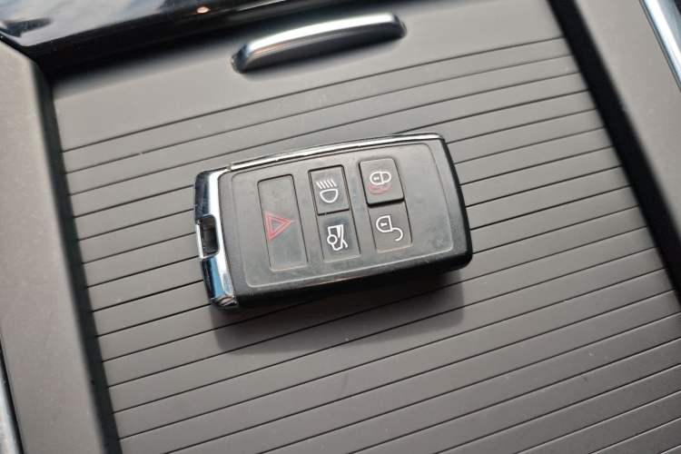 Used Jaguar XEL 2020 2.0T 200 PS S Advanced Elegance Edition Interior 1