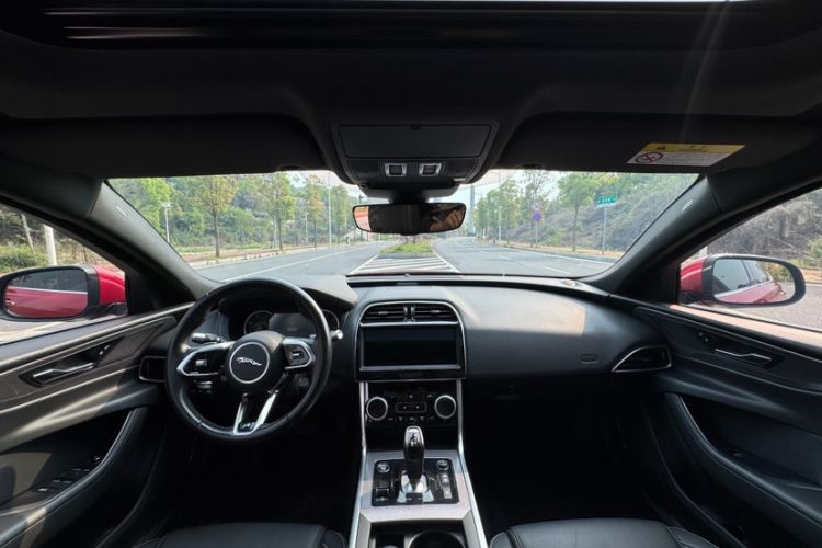 Used Jaguar XEL 2020 2.0T 200PS R-DYNAMIC Youth Sports Edition Interior 2