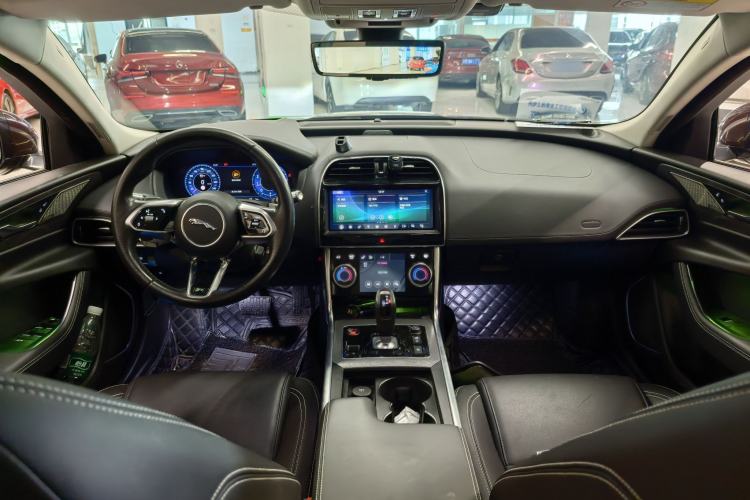 Used Jaguar XEL 2020 2.0T 200 PS R-DYNAMIC S Advanced Sport Edition Interior 3
