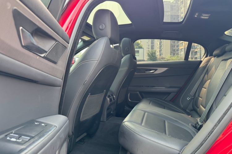 Used Jaguar XEL 2020 2.0T 200PS R-DYNAMIC Youth Sports Edition Interior 3