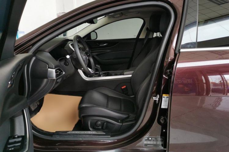 Used Jaguar XEL 2020 2.0T 250 PS SE Tech-Elegant Edition Interior 5