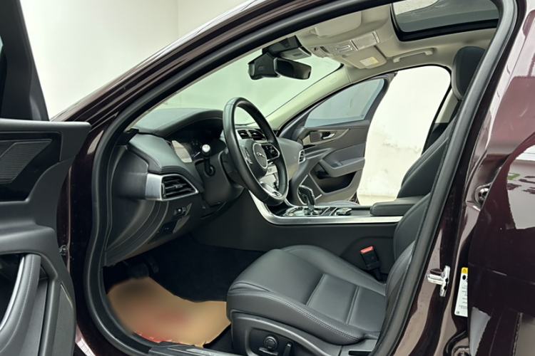 Used Jaguar XEL 2020 2.0T 200 PS S Advanced Elegance Edition Interior 6