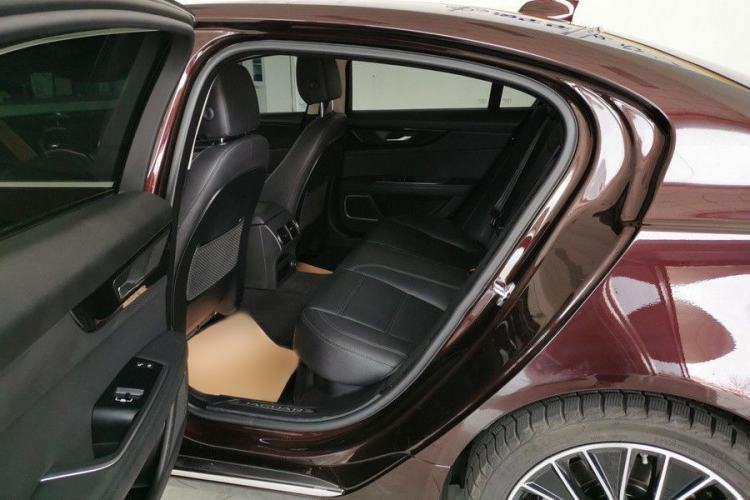 Used Jaguar XEL 2020 2.0T 250 PS SE Tech-Elegant Edition Interior 6