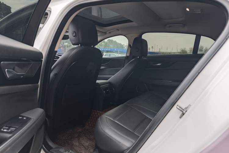 Used Jaguar XEL 2020 2.0T 200 PS S Advanced Elegance Edition Interior 6