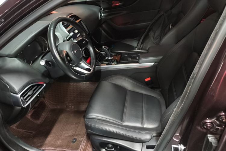 Used Jaguar XEL 2020 2.0T 200 PS S Advanced Elegance Edition Left Front Seat