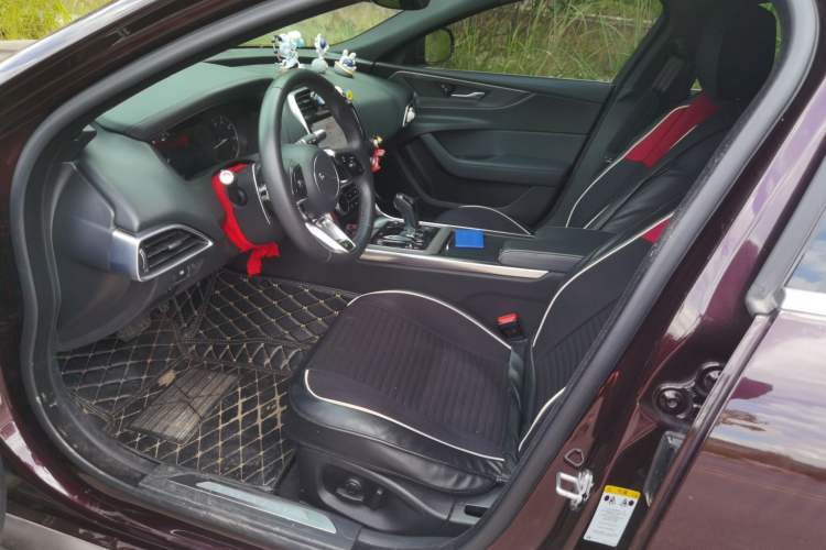Used Jaguar XEL 2020 2.0T 200PS R-DYNAMIC Youth Sports Edition Left Front Seat