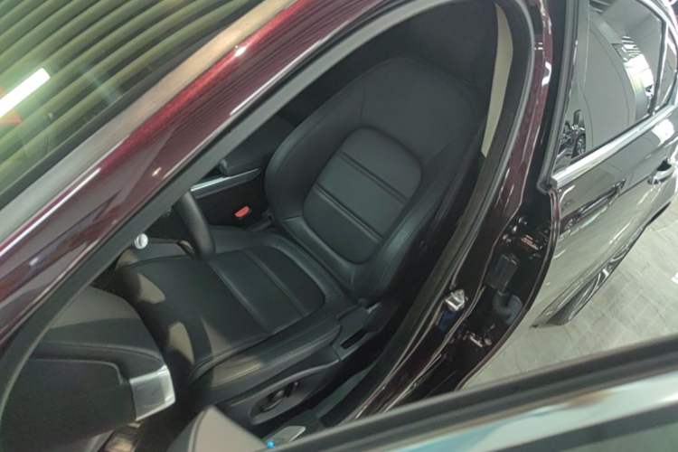 Used Jaguar XEL 2020 2.0T 200 PS S Advanced Elegance Edition Left Front Seat