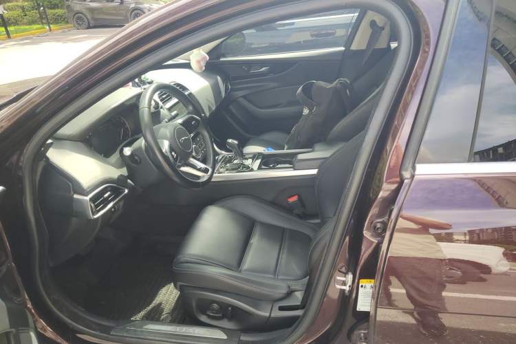 Used Jaguar XEL 2020 2.0T 200 PS S Advanced Elegance Edition Left Front Seat