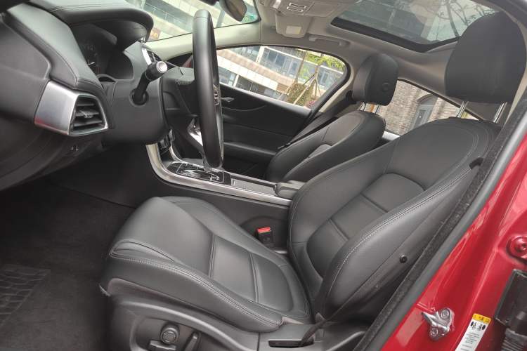 Used Jaguar XEL 2020 2.0T 200 PS S Advanced Elegance Edition Left Front Seat