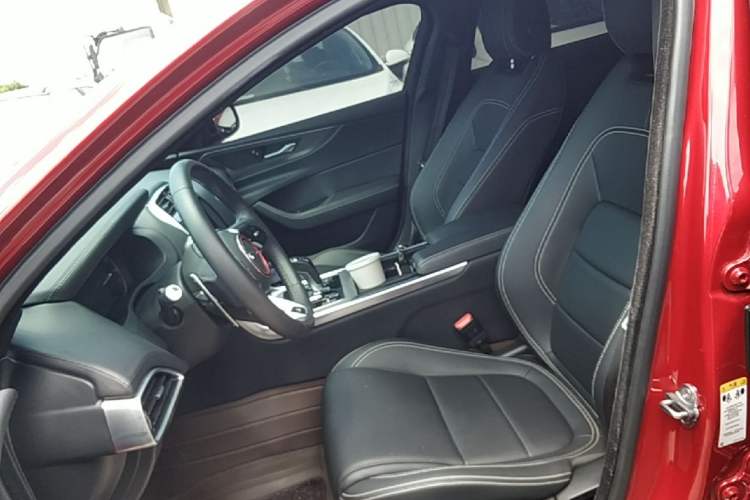 Used Jaguar XEL 2020 2.0T 200 PS R-DYNAMIC S Advanced Sport Edition Left Front Seat