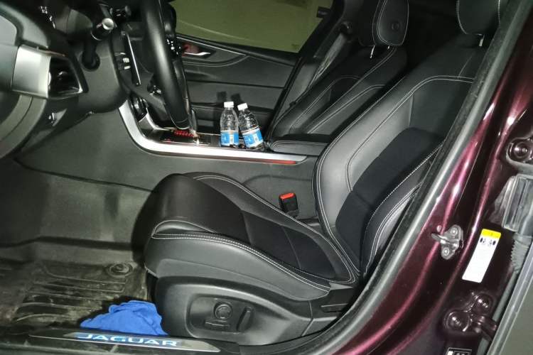 Used Jaguar XEL 2020 2.0T 200PS R-DYNAMIC Youth Sports Edition Left Front Seat