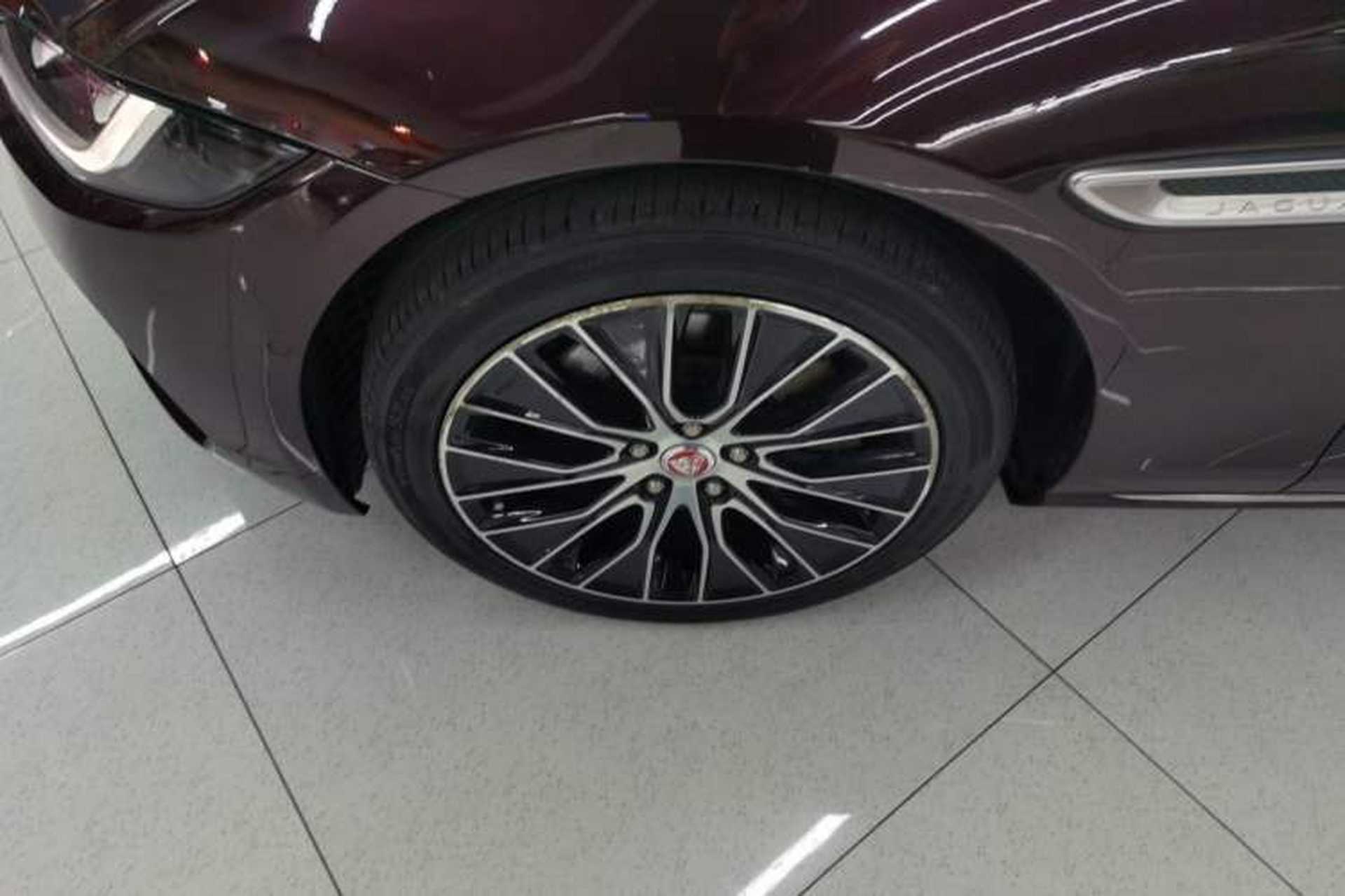 Used Jaguar XEL 2020 2.0T 200 PS S Advanced Elegance Edition Left Front Wheel Hub