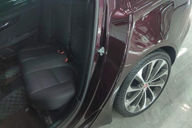 Used Jaguar XEL 2020 2.0T 200 PS S Advanced Elegance Edition Left Rear Seat