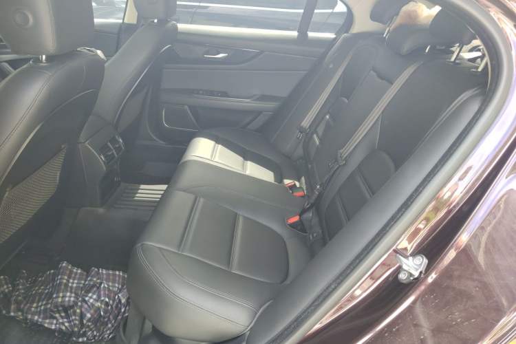Used Jaguar XEL 2020 2.0T 200 PS S Advanced Elegance Edition Left Rear Seat