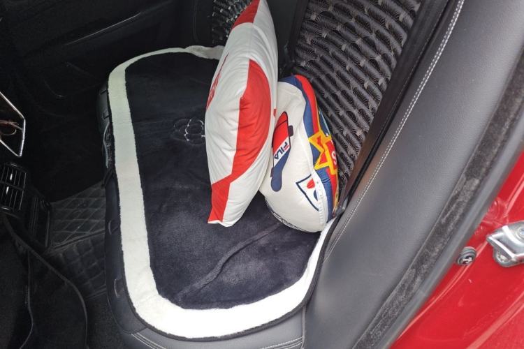 Used Jaguar XEL 2020 2.0T 200PS R-DYNAMIC Youth Sports Edition Left Rear Seat