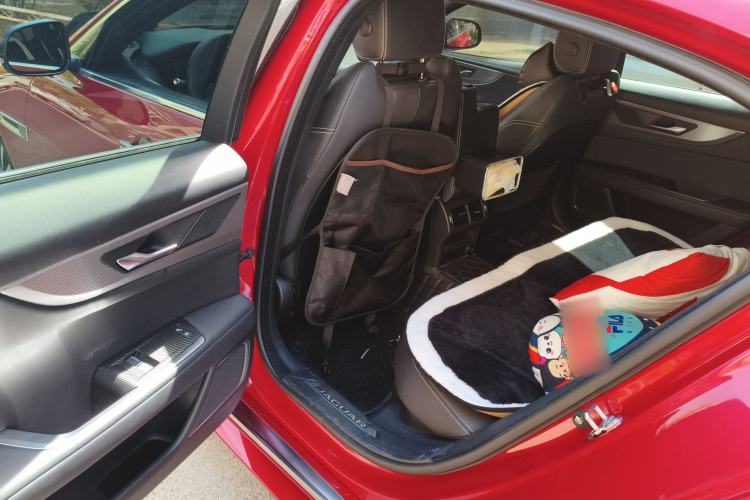 Used Jaguar XEL 2020 2.0T 200PS R-DYNAMIC Youth Sports Edition Left Rear Seat