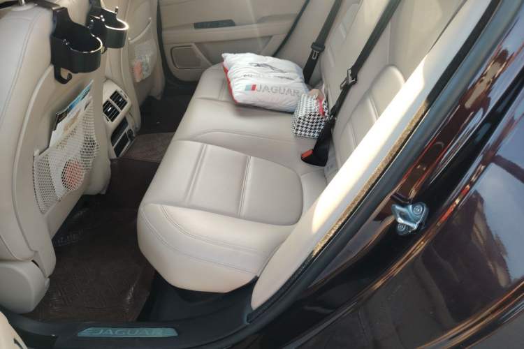 Used Jaguar XEL 2020 2.0T 200 PS S Advanced Elegance Edition Left Rear Seat