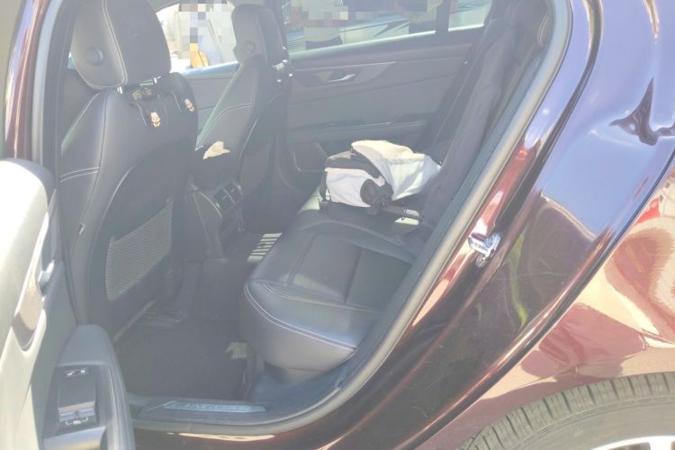 Used Jaguar XEL 2020 2.0T 200PS R-DYNAMIC Youth Sports Edition Left Rear Seat