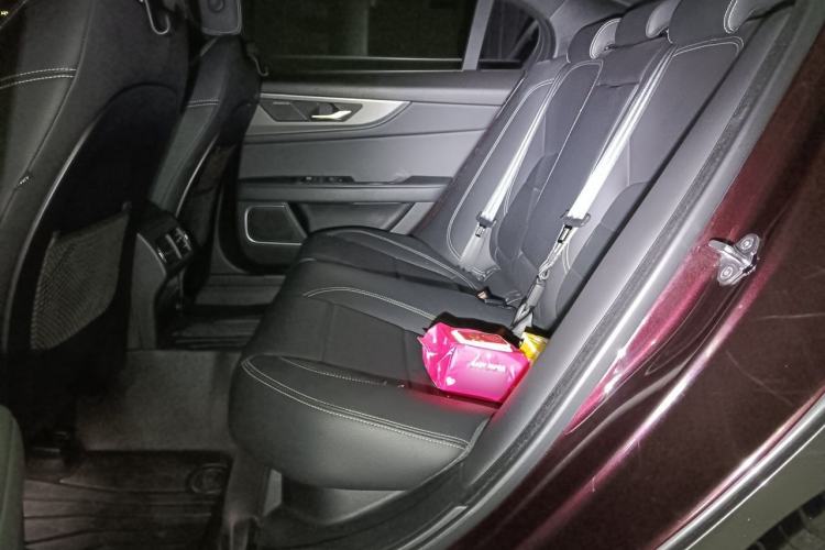 Used Jaguar XEL 2020 2.0T 200PS R-DYNAMIC Youth Sports Edition Left Rear Seat