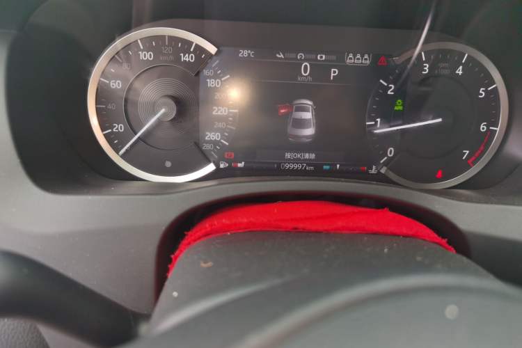 Used Jaguar XEL 2020 2.0T 200PS R-DYNAMIC Youth Sports Edition Odometer Close Up