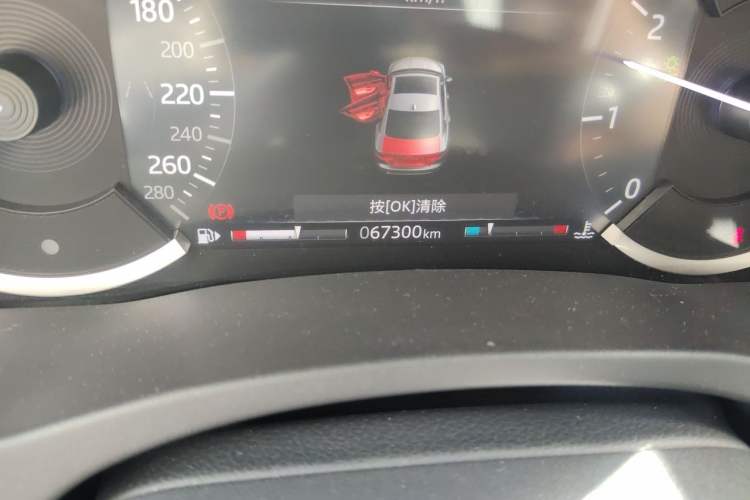 Used Jaguar XEL 2020 2.0T 200 PS S Advanced Elegance Edition Odometer Close Up