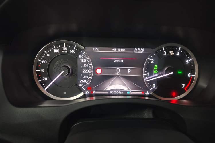 Used Jaguar XEL 2020 2.0T 200 PS S Advanced Elegance Edition Odometer Close Up
