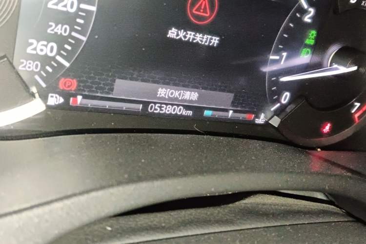 Used Jaguar XEL 2020 2.0T 200 PS R-DYNAMIC S Advanced Sport Edition Odometer Close Up