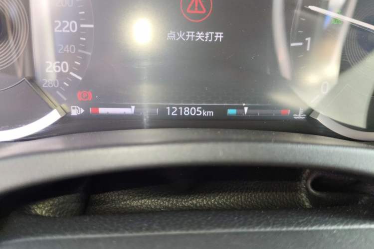 Used Jaguar XEL 2020 2.0T 200PS R-DYNAMIC Youth Sports Edition Odometer Close Up