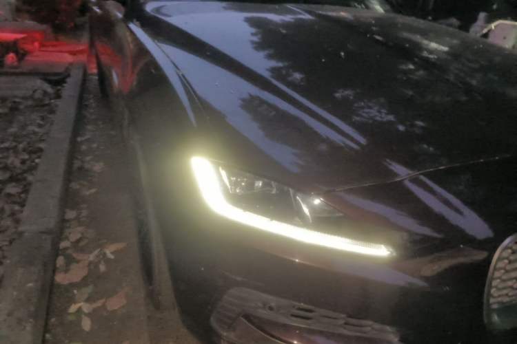 Used Jaguar XEL 2020 2.0T 200 PS S Advanced Elegance Edition Right Front Headlight