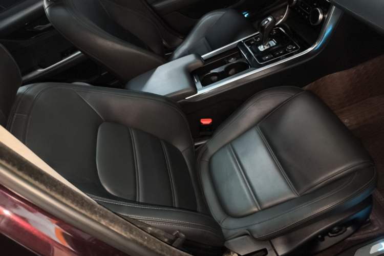 Used Jaguar XEL 2020 2.0T 200 PS S Advanced Elegance Edition Right Front Seat