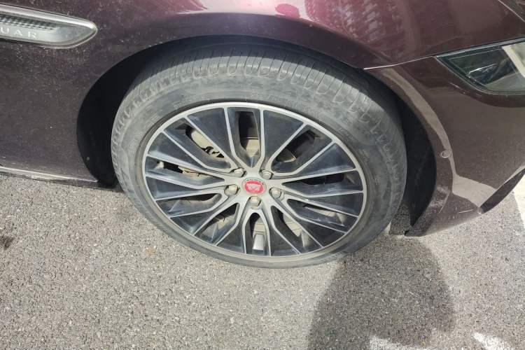 Used Jaguar XEL 2020 2.0T 200 PS S Advanced Elegance Edition Right Front Wheel Hub
