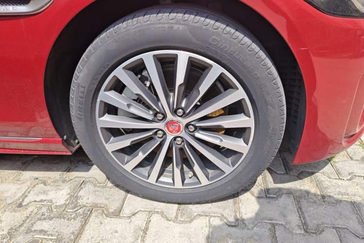 Used Jaguar XEL 2020 2.0T 200PS R-DYNAMIC Youth Sports Edition Right Front Wheel Hub