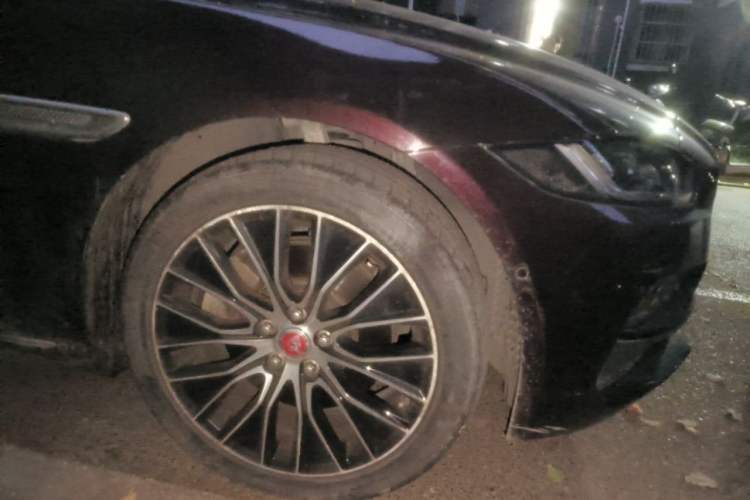 Used Jaguar XEL 2020 2.0T 200 PS S Advanced Elegance Edition Right Front Wheel Hub