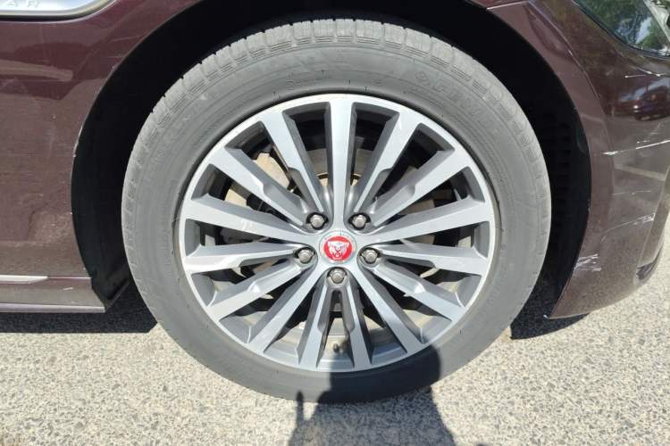Used Jaguar XEL 2020 2.0T 200PS R-DYNAMIC Youth Sports Edition Right Front Wheel Hub